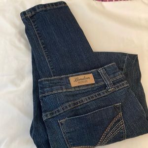 Women’s jeans size 9. Bongo London brand. Skinny bottom.